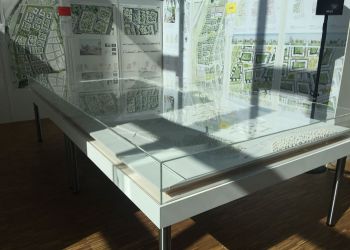 Abdeckhaube aus Plexiglas® in Übergröße