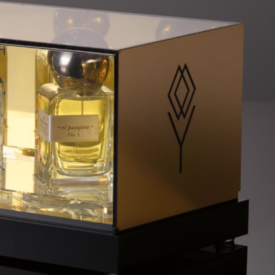 Acrylglas mit Designoberfläche Highgloss Gold mit Lasergravur