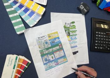 Plexiglas®-Regalschienen im Markt