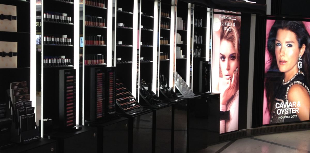 Acryldisplay mit Gravur