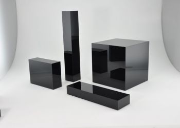 Acryl-Kuben in schwarz