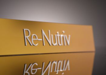 Re-Nutriv Acrylglas-Regalschiene